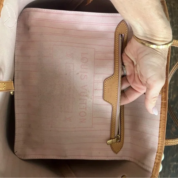 Louis Vuitton Damier Azur Tote - Cream and Brown - Picture 6 of 9